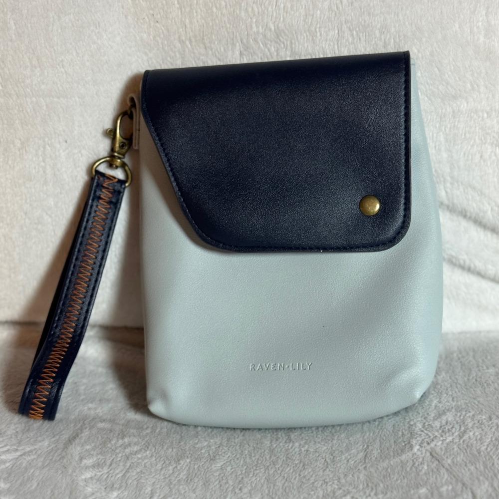 Raven+Lily American Airlines Flagship Business Class Amenity Kit LIMITED EDITION